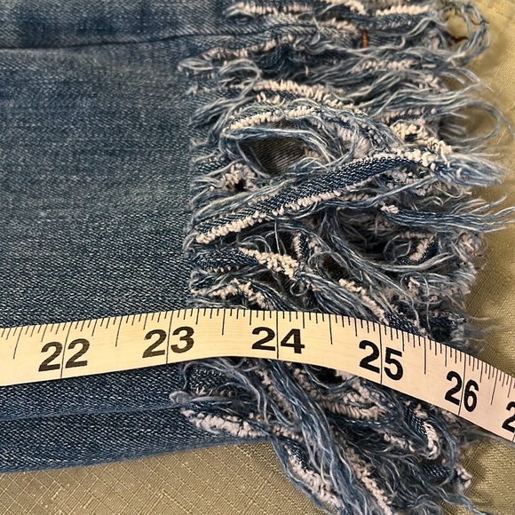 We The Free High Rise Distressed Skinny Jeans - Size 26 - Picture 11 of 13